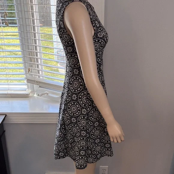 Zara Black and White Floral Mini Dress - Picture 3 of 4